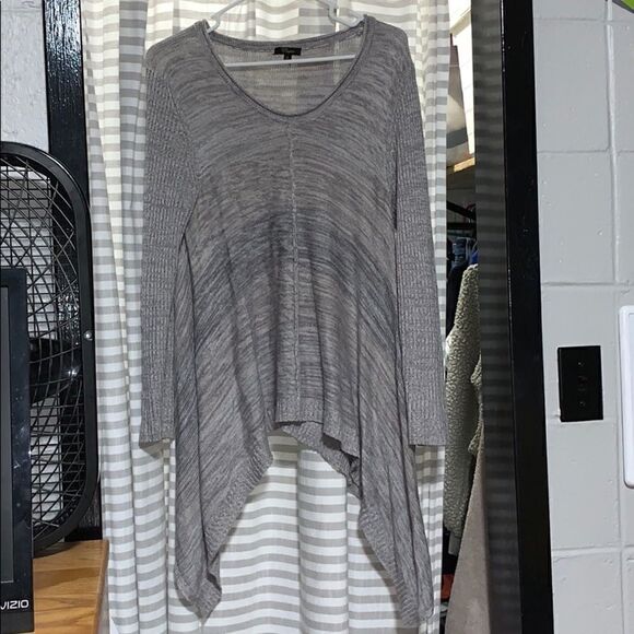 Cupio Gray High Low Sweater - Picture 1 of 3